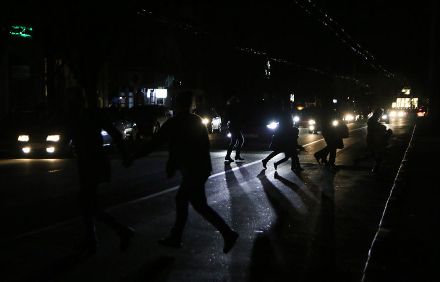 Au moins 1,7 million de Criméens sans électricité (PHOTOS)