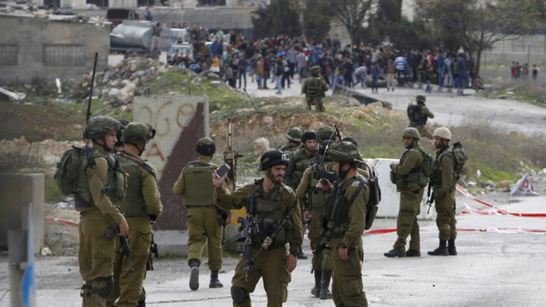 Un soldat israélien blessé et deux assaillants tués lors d’une attaque au couteau en Cisjordanie
