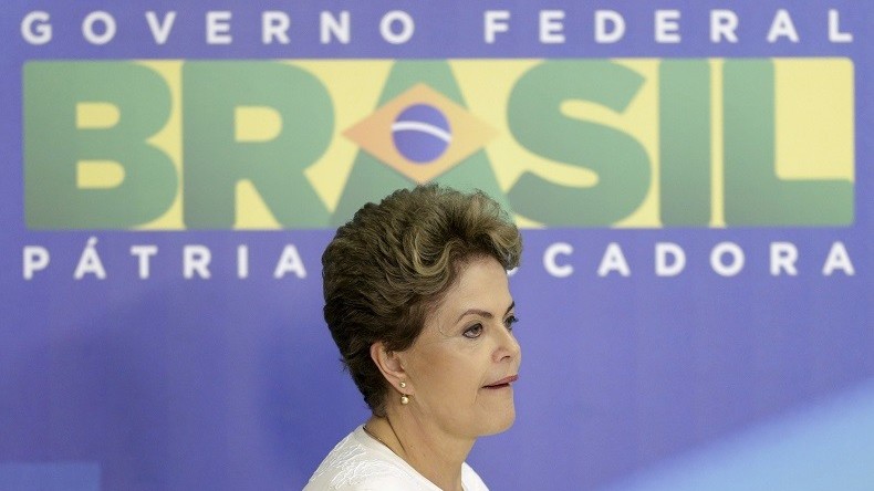 Brésil : dans la tourmente, Dilma Rousseff lâchée par un de ses ministres