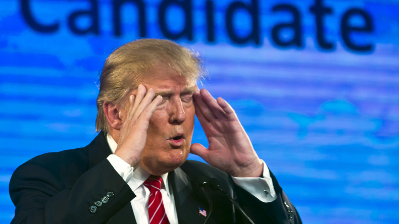 Vidéo : Donald Trump attaqué par un aigle !