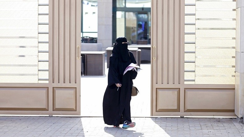 Première élection ouverte aux femmes en Arabie saoudite : moins d’une sur 10 déposera un bulletin