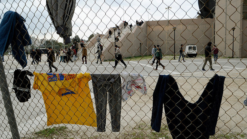 Grèce : Une gigantesque bagarre entre migrants provoque une centaine d’arrestations