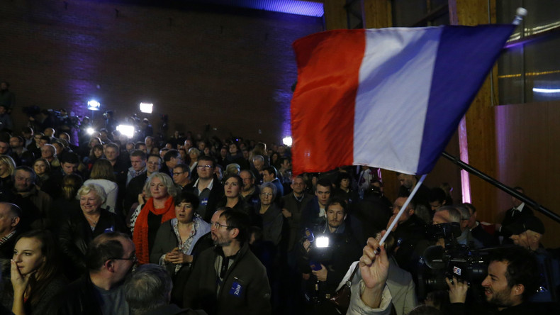 Premières réactions : Le Pen, Valls et Sarkozy reviennent sur leurs scores