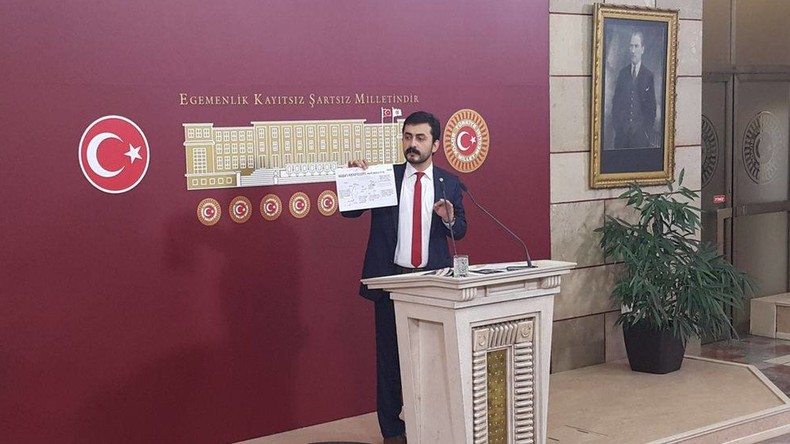 Erdogan : l’élu turc qui a confié à RT que la Turquie fournissait à l’EI du gaz sarin est un traître