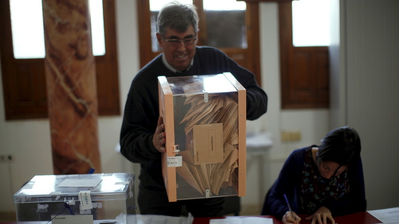 Elections législatives en Espagne : les conservateurs en tête, suivis par les socialistes