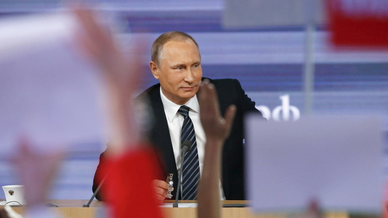 Poutine récuse les accusations de l'UE et sous-entend qu'elle est sous influence américaine