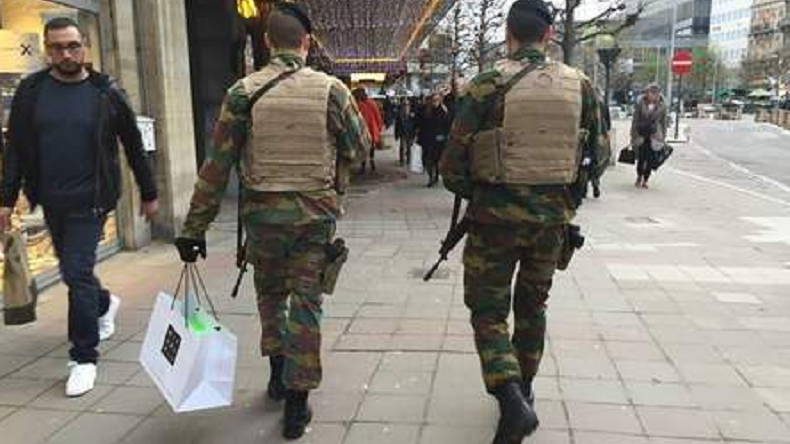 Un soldat belge suspendu pour avoit fait ses courses de Noël pendant son service