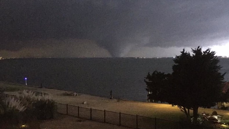 Intempéries aux Etats-Unis, le bilan ne cesse de s’alourdir après la tornade au Texas (VIDEO)
