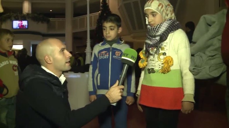 EXCLUSIF : RT, premier à parler aux Syriens évacués des villages assiégés en Syrie (VIDEO)