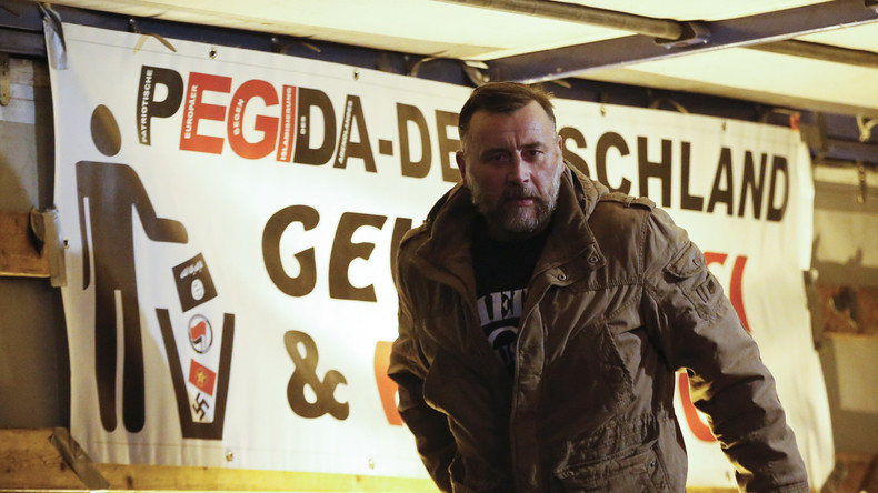 Un hymne sans parole du parti anti-immigration PEGIDA fait perdre sa 1ère place des charts à Adèle
