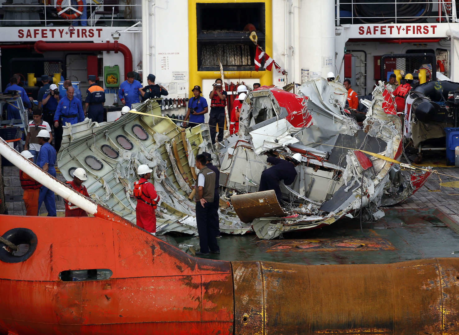 Crash d'AirAsia : «un facteur important de l'accident est une pièce défectueuse de l'A320»