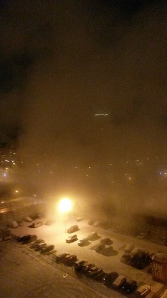 Une vague d’eau chaude déferle dans les rues des Saint-Pétersbourg en plein hiver