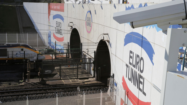 Eurotunnel inonde ses terrains pour bloquer les migrants