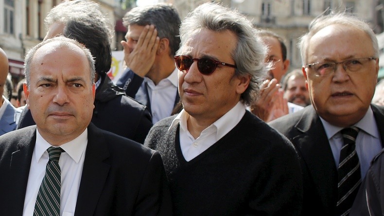 Le journaliste turc emprisonné dénonce l'accord de l'UE avec «le fasciste Erdogan»