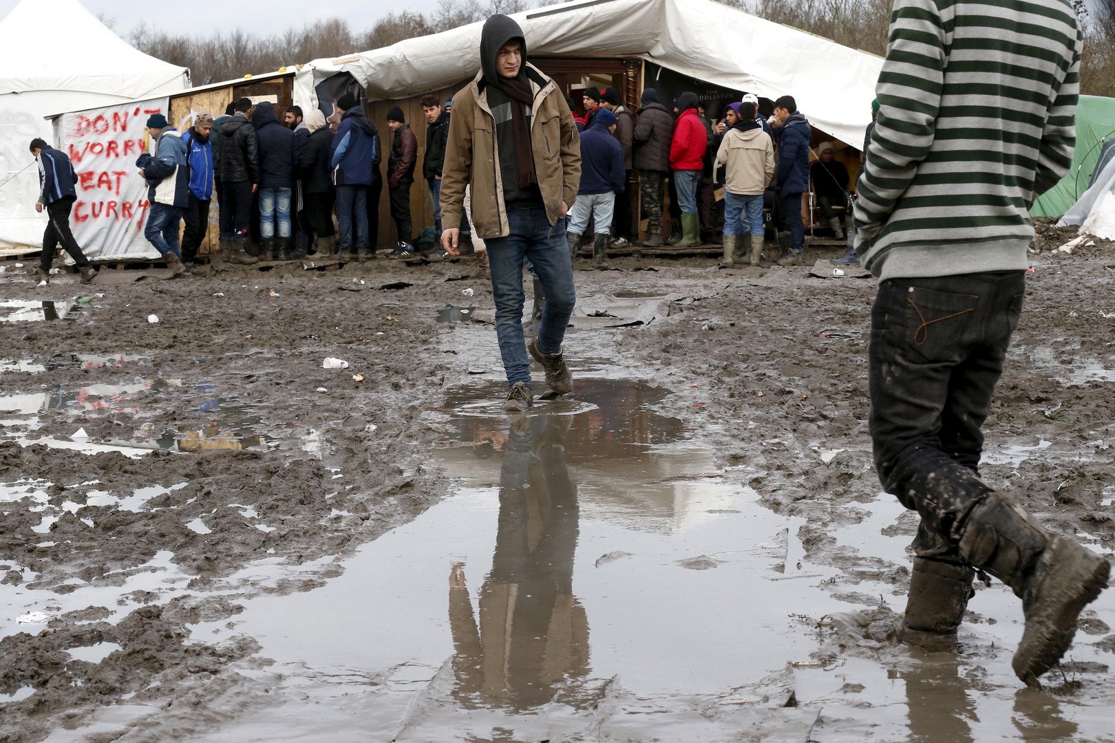 De fortes pluies dégradent les conditions humanitaires dans le camp de Grande-Synthe (PHOTOS)