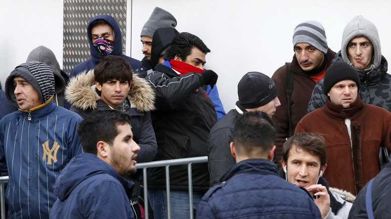 Un maire allemand dit aux jeunes filles de ne pas provoquer les migrants pour éviter le harcèlement