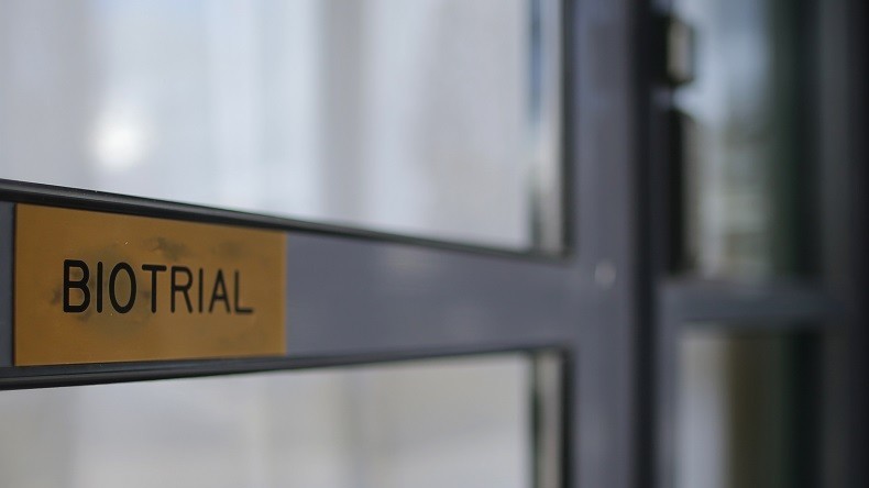 Essai clinique mortel à Rennes : malgré une hospitalisation, le laboratoire a poursuivi le test