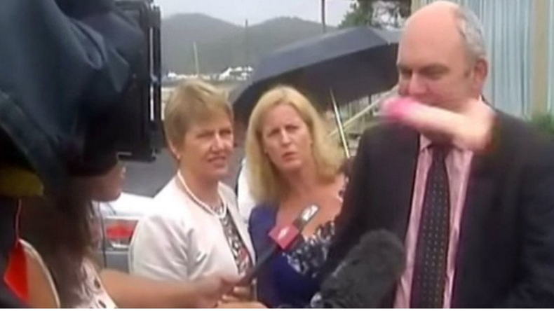 Nouvelle-Zélande : un ministre se fait frapper avec un sex-toy (VIDEO)