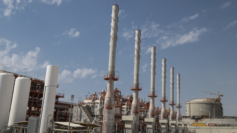 Guerre des monnaies : l'Iran compte se faire payer son pétrole en euros
