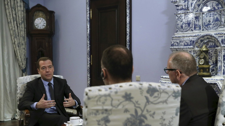Medvedev qui parle de «guerre mondiale» : une erreur de traduction qui change tout