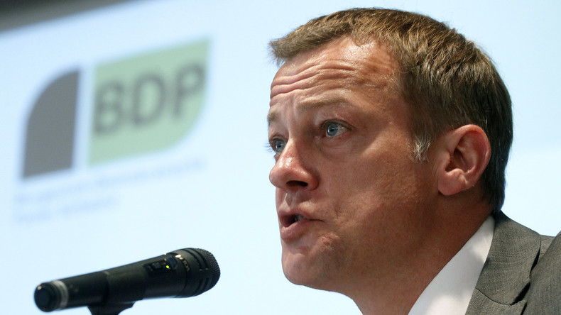 Suisse : le président du PBD tweete un drapeau transformé en croix gammée et crée la polémique