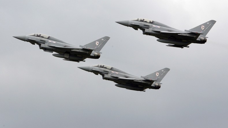 Le Royaume-Uni envoie deux chasseurs Typhoon intercepter des bombardiers russes
