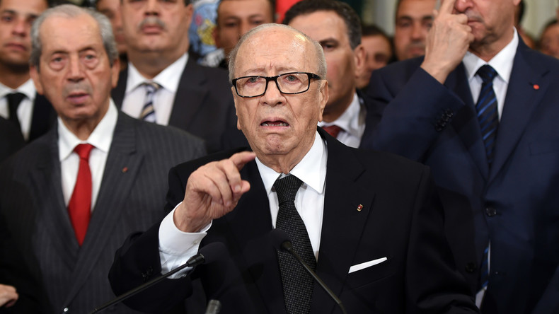 Tunisie : la présidence a prolongé l'état d'urgence d'un mois