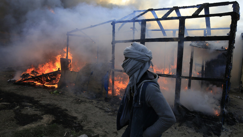 Calais : relaxe de deux pro-migrants jugés pour incendie volontaire dans la «Jungle»