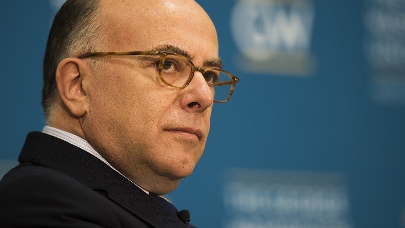 Le FBI contre Apple : Bernard Cazeneuve a choisi son camp