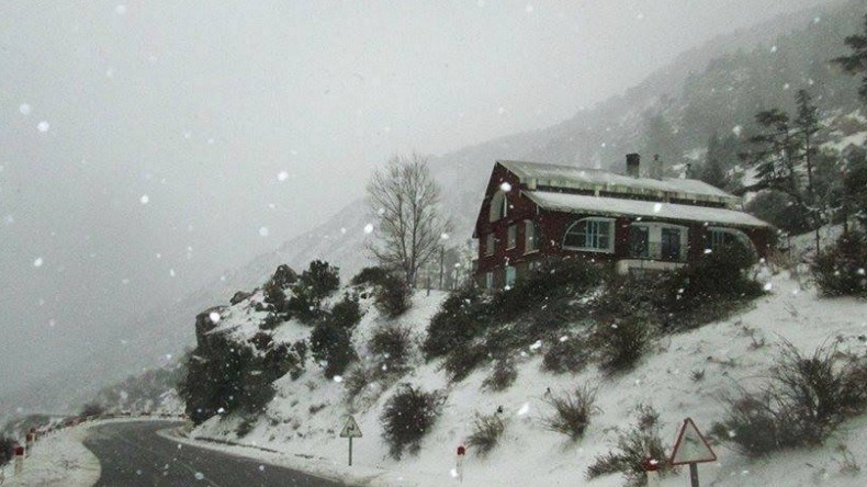 Quand l’Algérie se réveille sous 90 centimètres de neige… (PHOTOS)