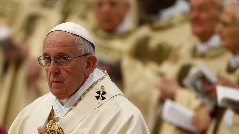 Grande première : le Pape François sur Instagram, priant à ...