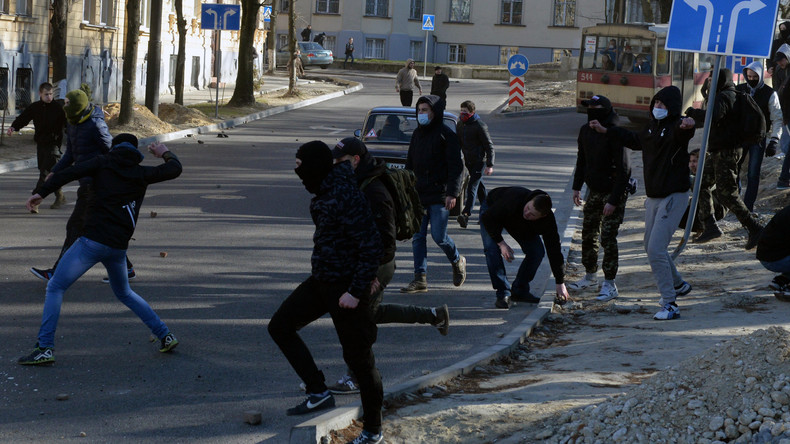 Ukraine : un festival LGBT annulé après des heurts avec des militants néo-nazis (PHOTOS, VIDEOS)