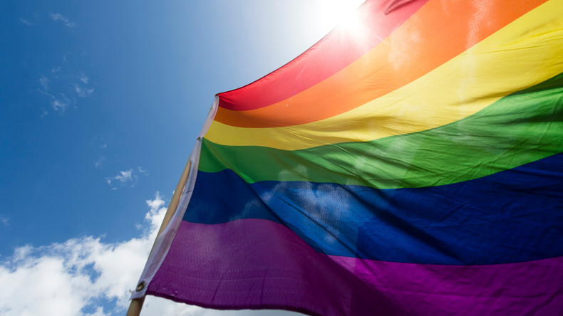 Un Saoudien arrêté pour avoir hissé par inadvertance le drapeau du mouvement LGBT devant chez lui