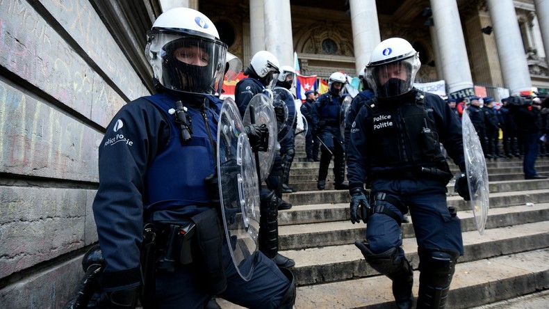 Attentats de Bruxelles : un ministre néerlandais évoque une faille sécuritaire avant de se raviser