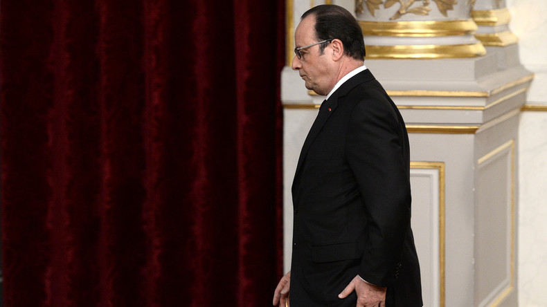 Déchéance de nationalité : politiques et internautes raillent la «reculade» de François Hollande