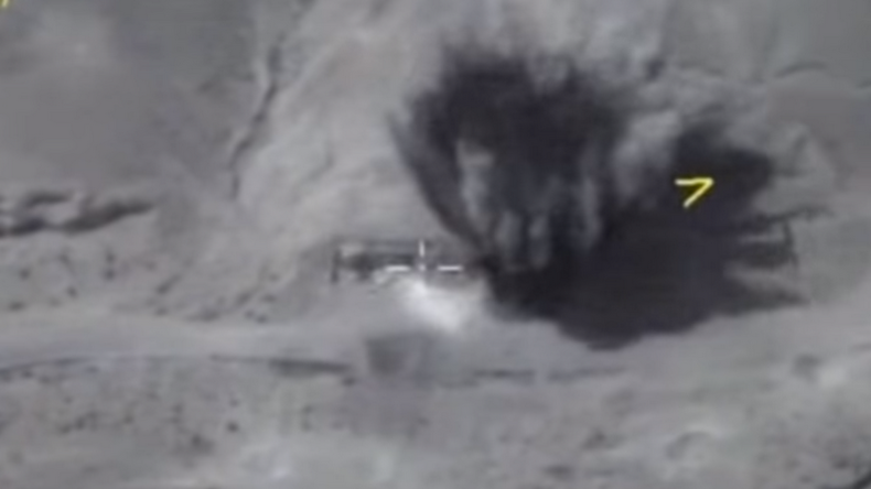 Des avions de combat russes frappent Daesh lors de la libération de Palmyre (VIDEOS UNIQUES)