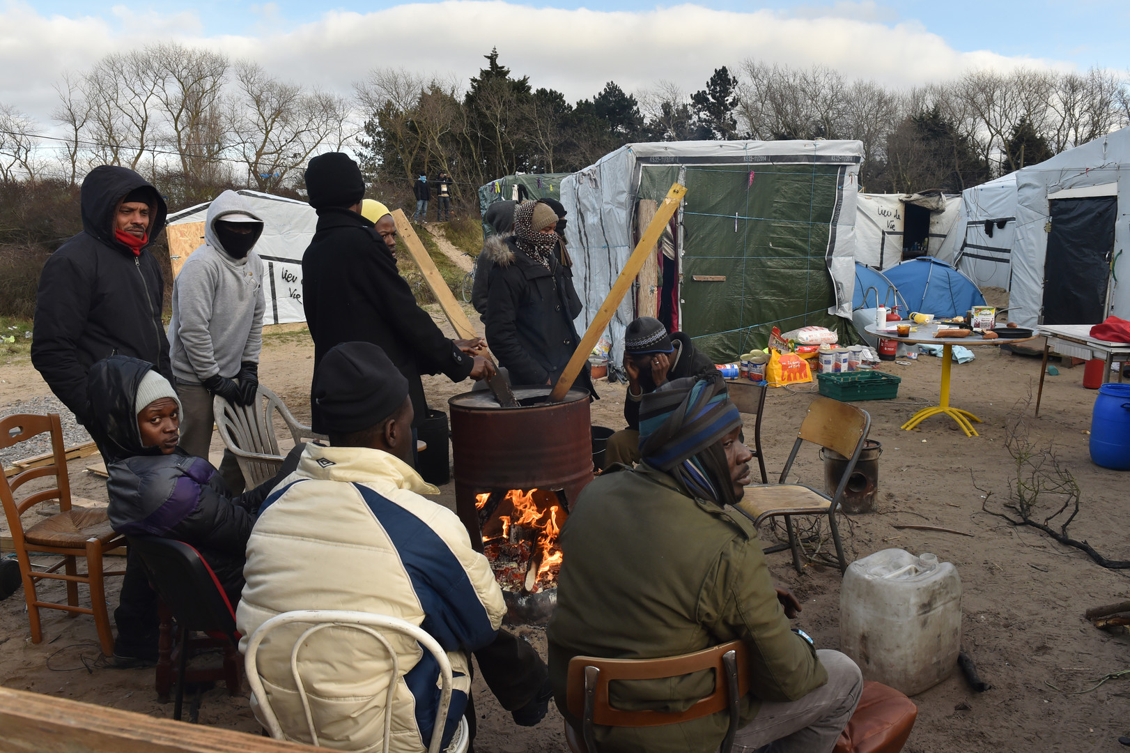 Evacuation de Calais : violents affrontements, les No Borders en ligne de mire (VIDEOS, PHOTOS)
