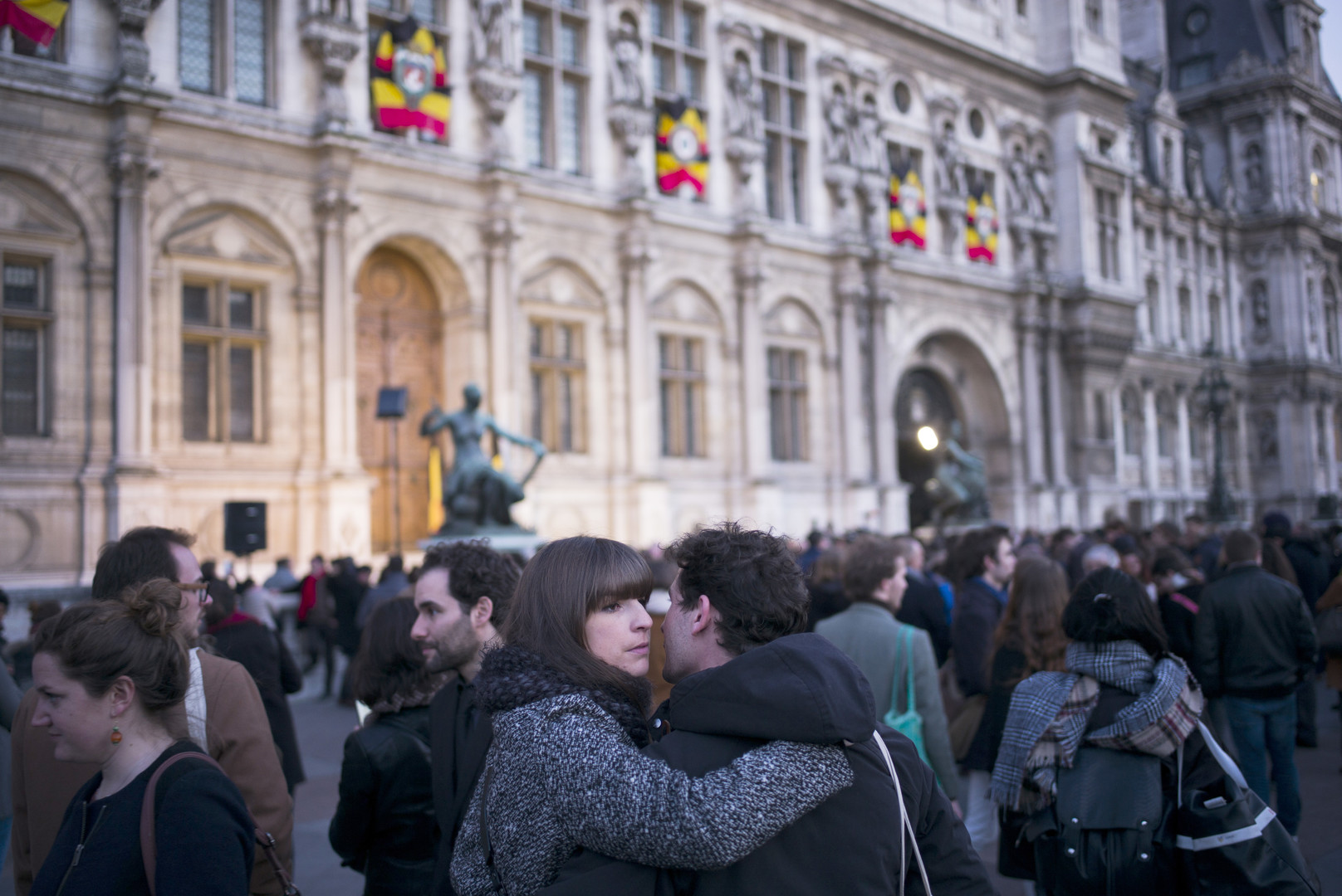 Les villes européennes aux couleurs belges en hommage aux victimes de Bruxelles (PHOTOS)