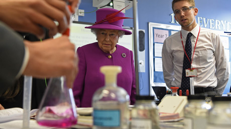 La Chef Qui A Fait Le Gateau D Anniversaire Pour Elizabeth Ii Insultee Pour Son Voile Rt En Francais