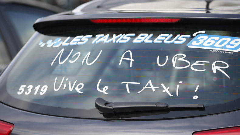 Toulouse : des taxis bloquent la ville pour protester contre les VTC