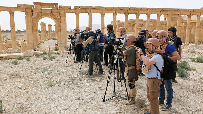 Défense russe : les journalistes américains ont ignoré la première visite de Palmyre reconquise