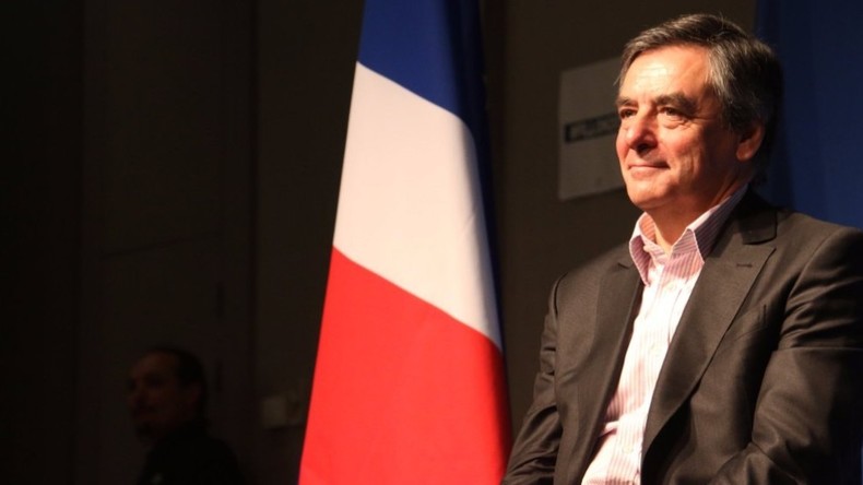 Fillon «choqué» que «Nuit debout» soit toléré en plein état d'urgence