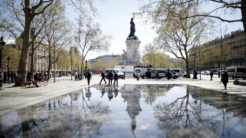 Un homme a essayé de s'immoler sur la place de la République