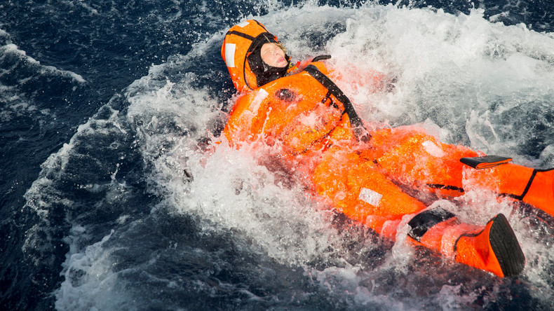 Une ministre norvégienne joue au «migrant» en mer Egée et se fait allumer par les internautes