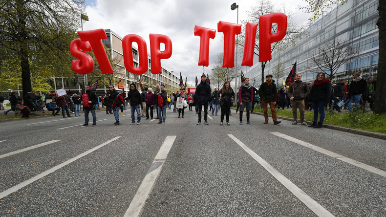A droite comme à gauche, les appels aux référendums sur la TAFTA se multiplient en Europe