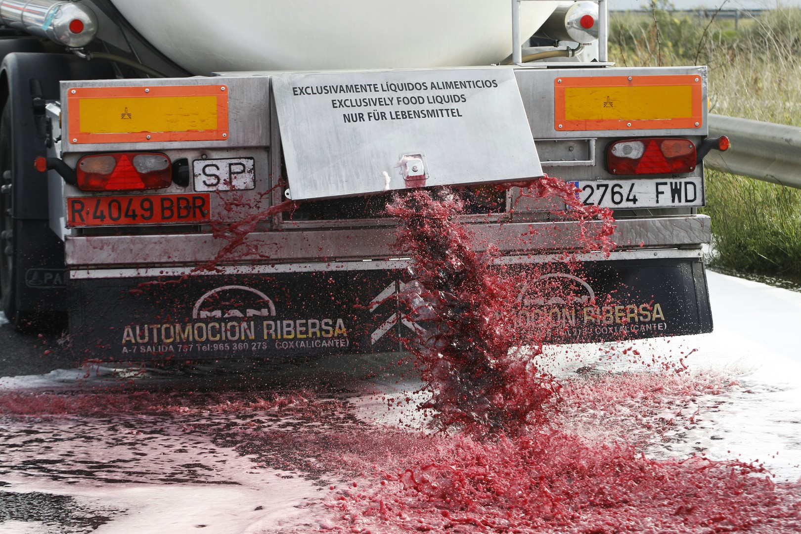L'Espagne convoque l'ambassadeur de France après des attaques de citernes de vin