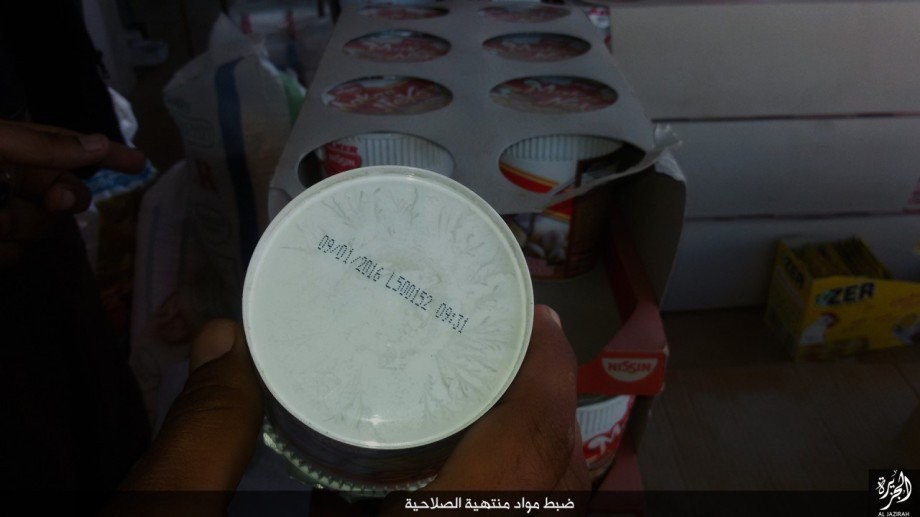 Pendant ce temps-là dans le Califat, Daesh brûle des milliers de paquets de nouilles (PHOTOS)