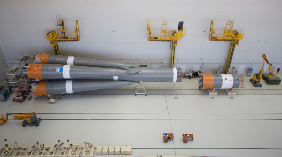 La première fusée à quitter le nouveau cosmodrome de Vostotchny est en position, prête à décoller