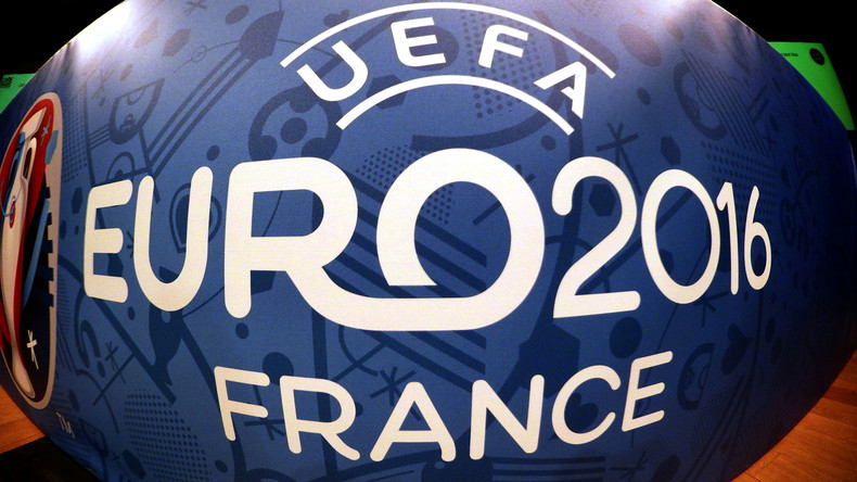 «Hymne» en anglais pour les supporters français de l'Euro : Vallini «consterné»