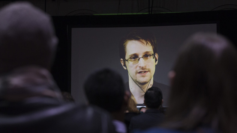 Edward Snowden : les gouvernements vont utiliser des drones pour surveiller la population